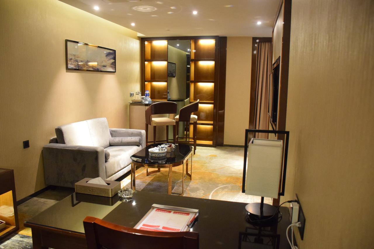 Ramada Foshan Hotel Eksteriør bilde
