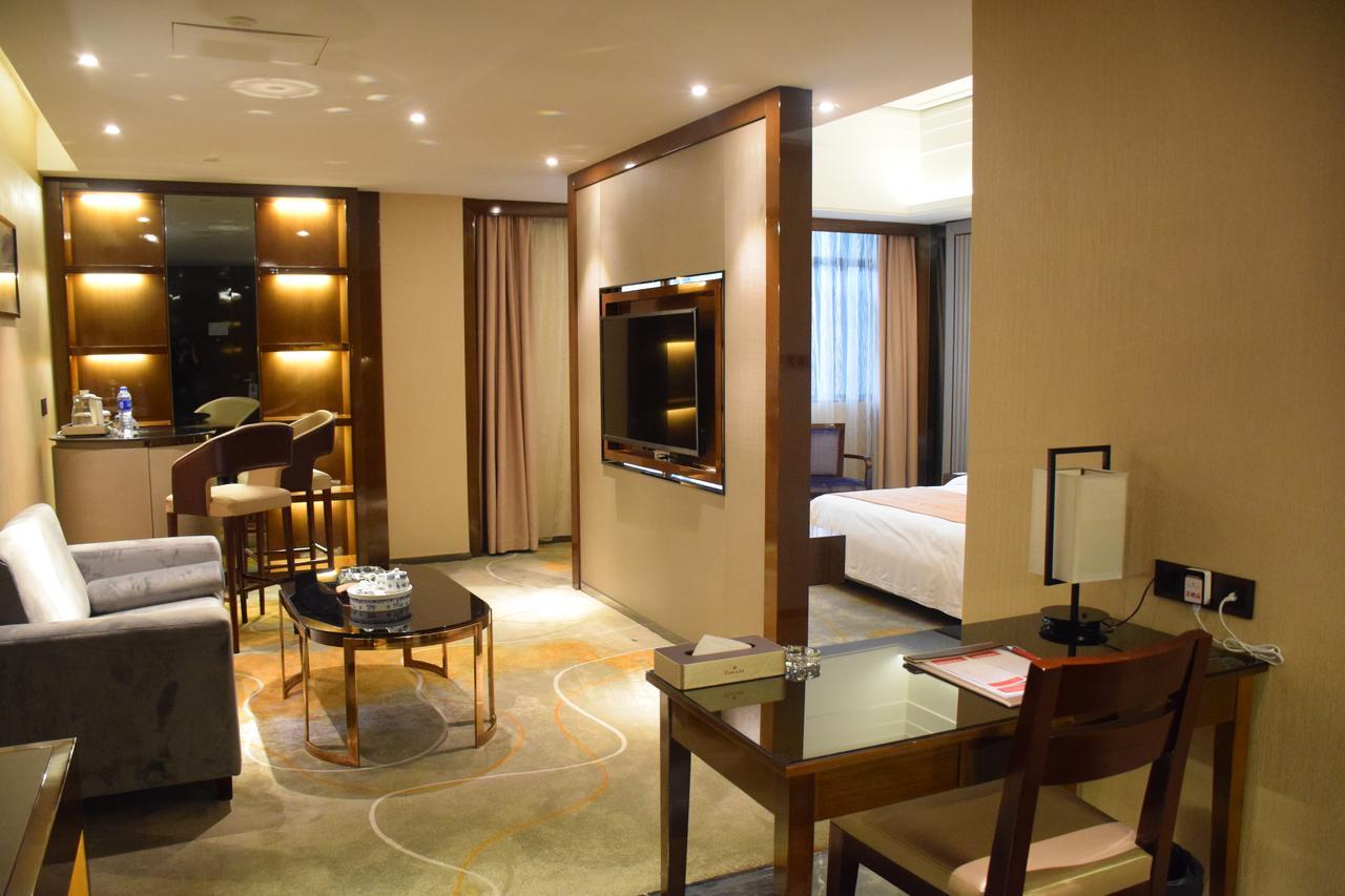 Ramada Foshan Hotel Eksteriør bilde